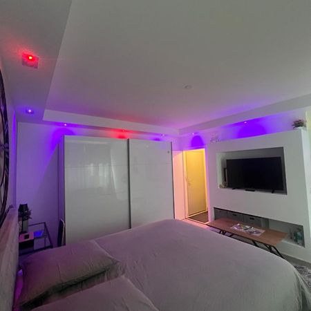 Le Carre Strasbourgeois - Logement Entier Au Centre Du Neudorf F1 Buitenkant foto